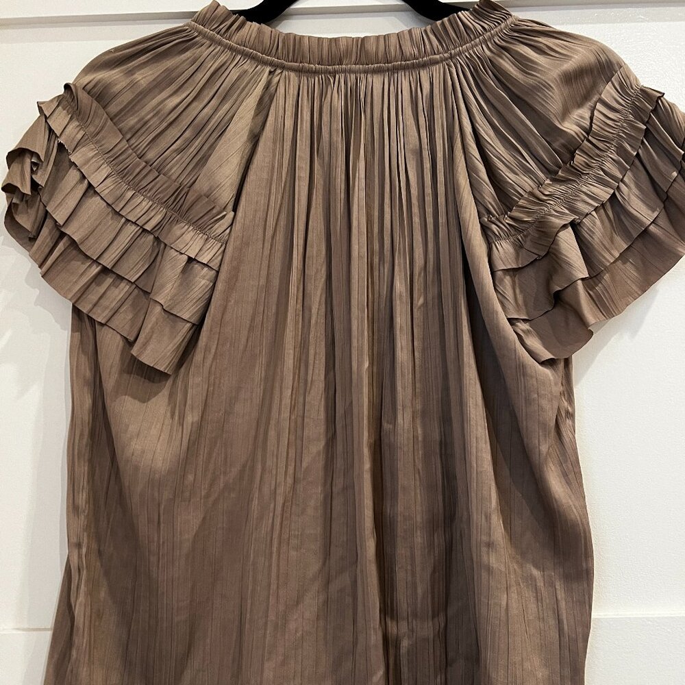 Evereve Flutter Sleeve Satin Top Size XS - Picture 4 of 5